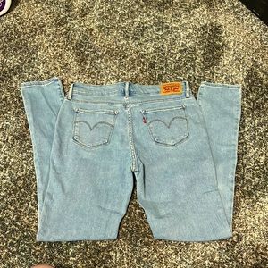 Levi’s 711 skinny jeans